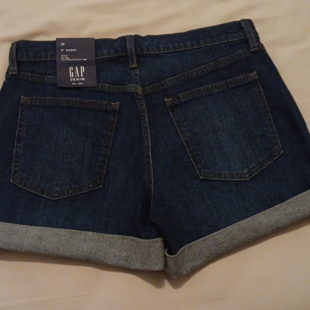 Gap 5" Short Stretch Mid-Rise 28 10 NWT - Picture 3 of 4